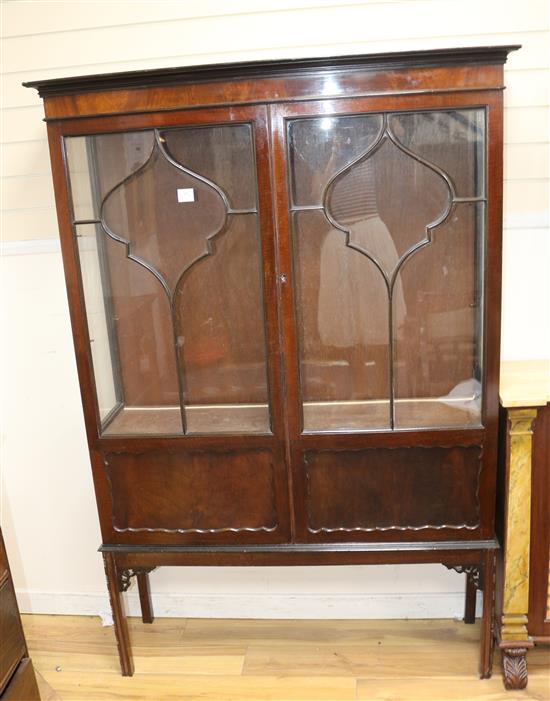 An Edwardian mahogany china display cabinet W.121cm
